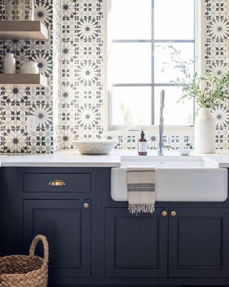 34+ Blue and White Kitchen Cabinets ( TIMELESS & STYLISH ) - Cabinets