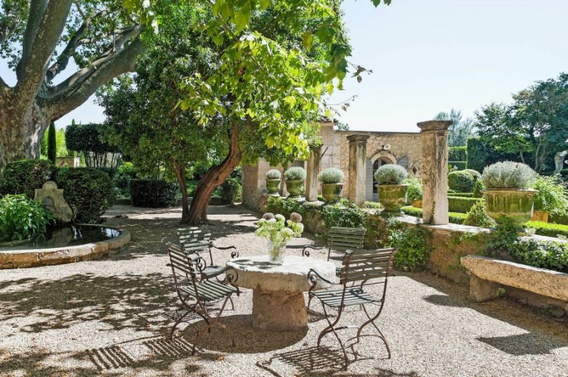 Beautiful French Country Bastide: Château Mireille - Hello Lovely