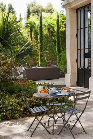 French Country Garden Inspiration: Avignon Chateau - Hello Lovely