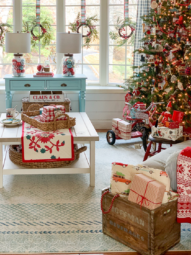 The Splendidly Imperfect Miss M!: More Christmas Decor