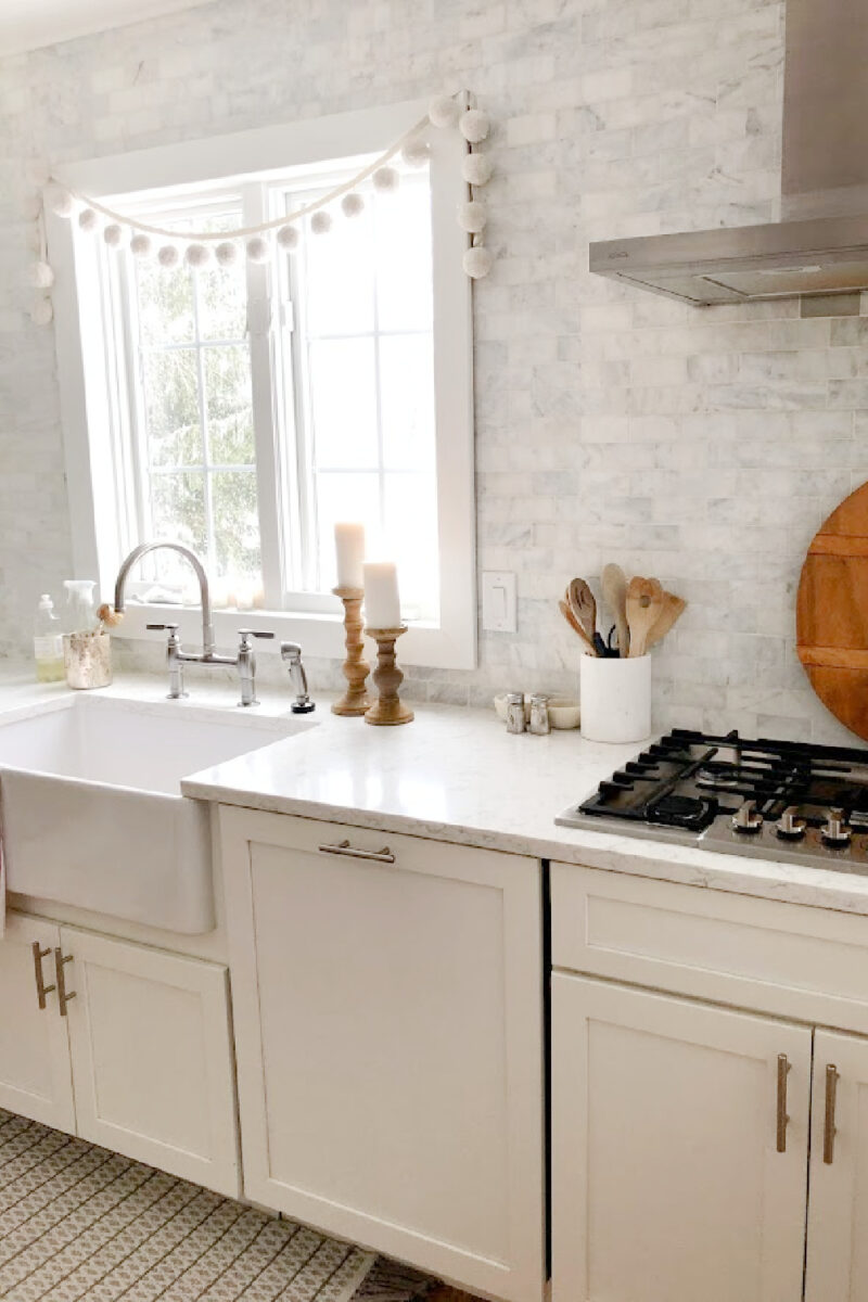 Fireclay Farm Sinks: Is it Smart to Invest in One? - Hello Lovely