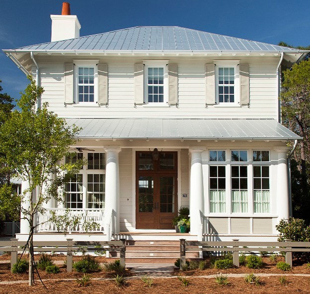 Traditional white house with shutters - T S Adams Architect. Charming inspiration if you love white painted house exteriors! #whitehouses #housedesign #exteriors #traditionalhome #traditionalarchitecture