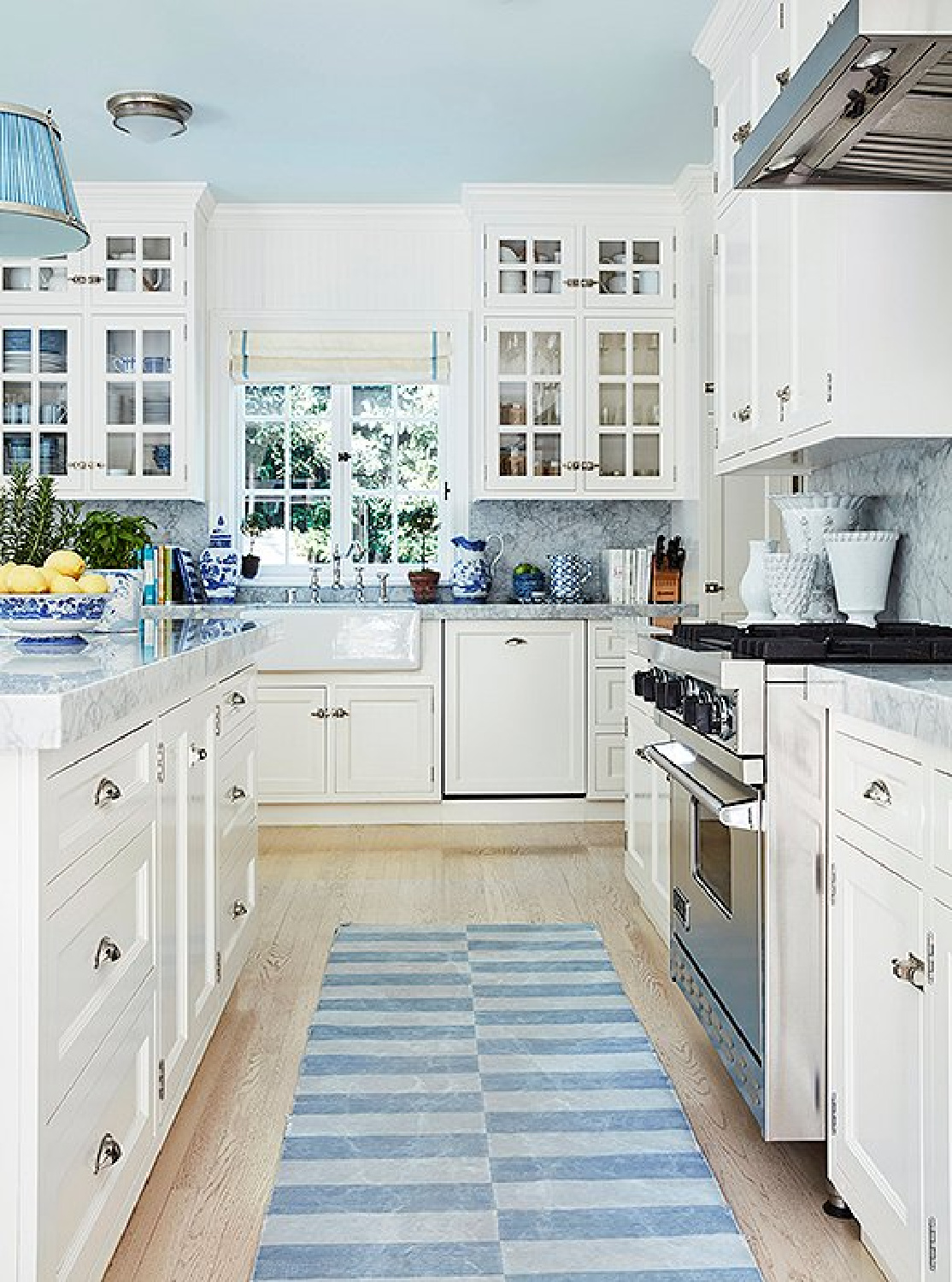 Blue and White Kitchen Decor Inspiration {40 GORGEOUS Ideas Now} - Hello  Lovely