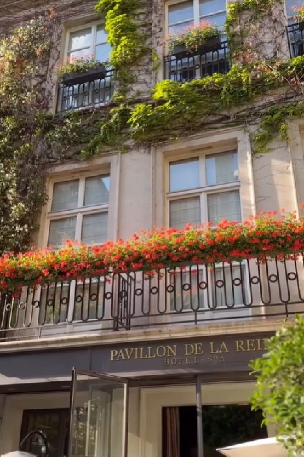 Facade - Pavillon de la Reine & Spa. #parishotels #lesvosges #lemarais