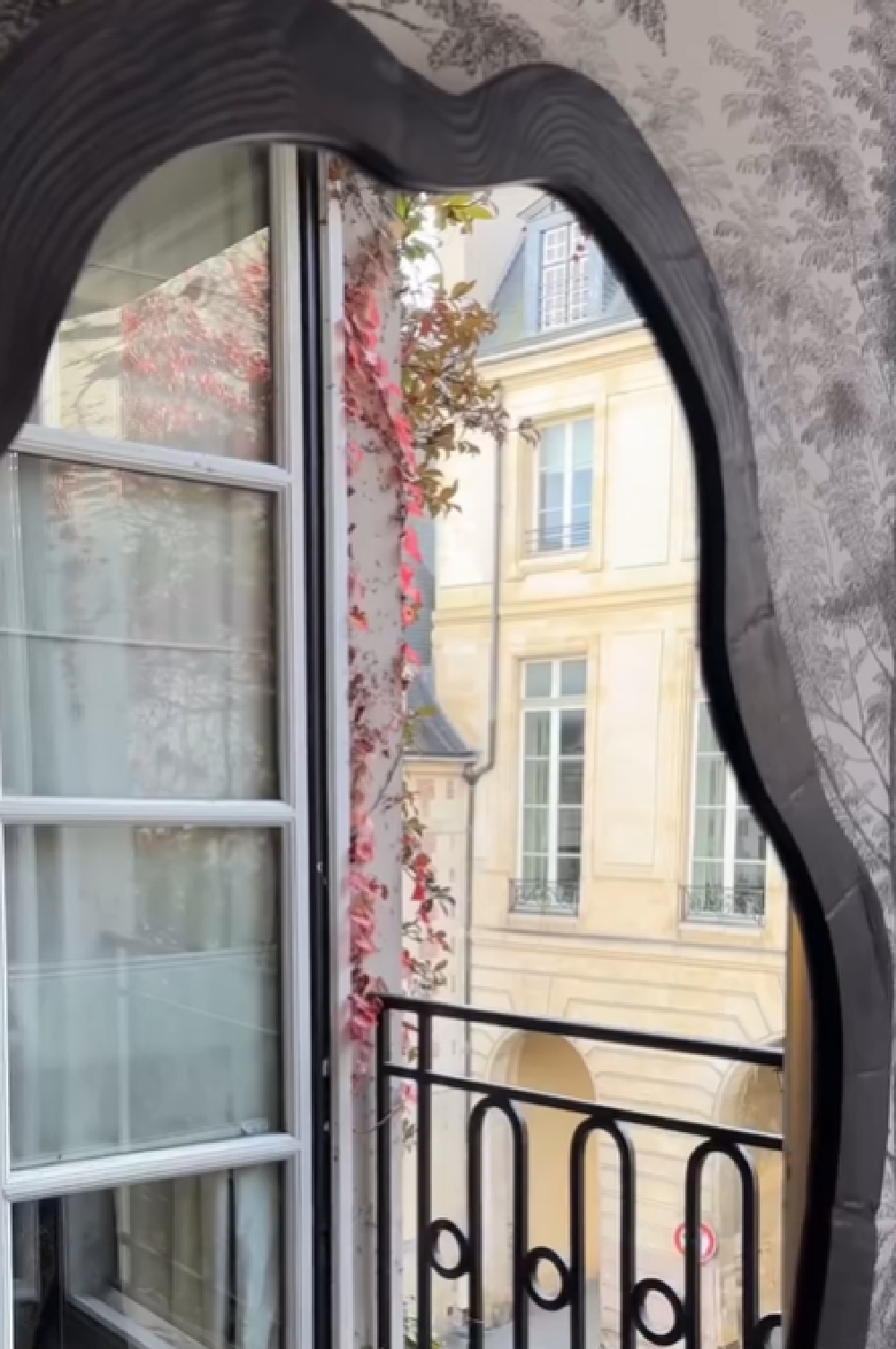 Reflection in mirror at Pavillon de la Reine & Spa. @spacedmagazine #parishotels #lesvosges #lemarais