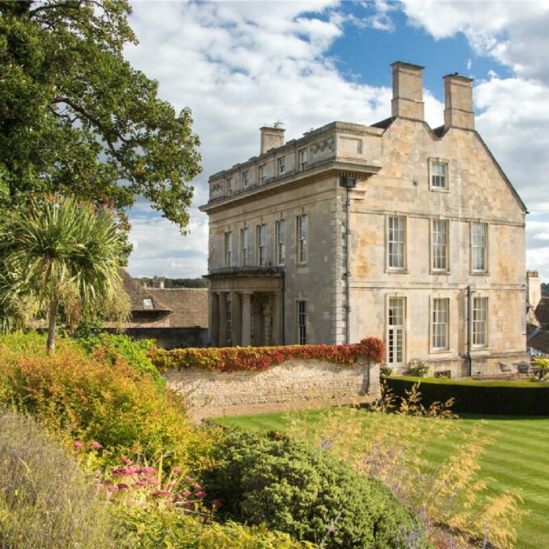 Barn Hill House in Stamford: a Pale Stone Georgian Gem Built in 1698 ...