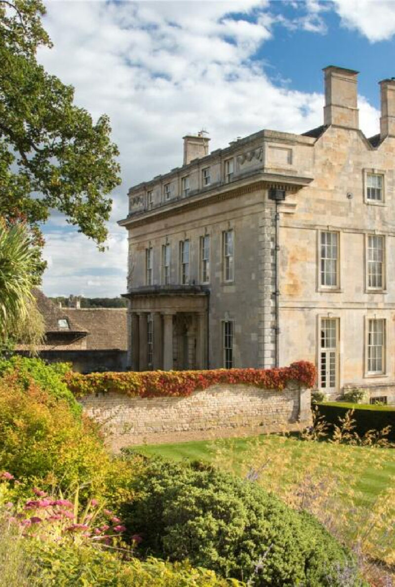 Barn Hill House in Stamford: a Pale Stone Georgian Gem Built in 1698 ...