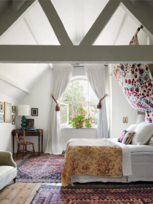 Paint Color Inspiration from a 16th Century Cotswold Home - Hello Lovely