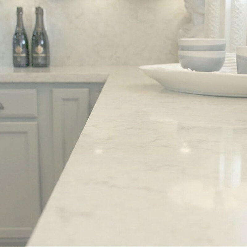 SOPRANO Quartz Countertop (Viatera) Review - Hello Lovely