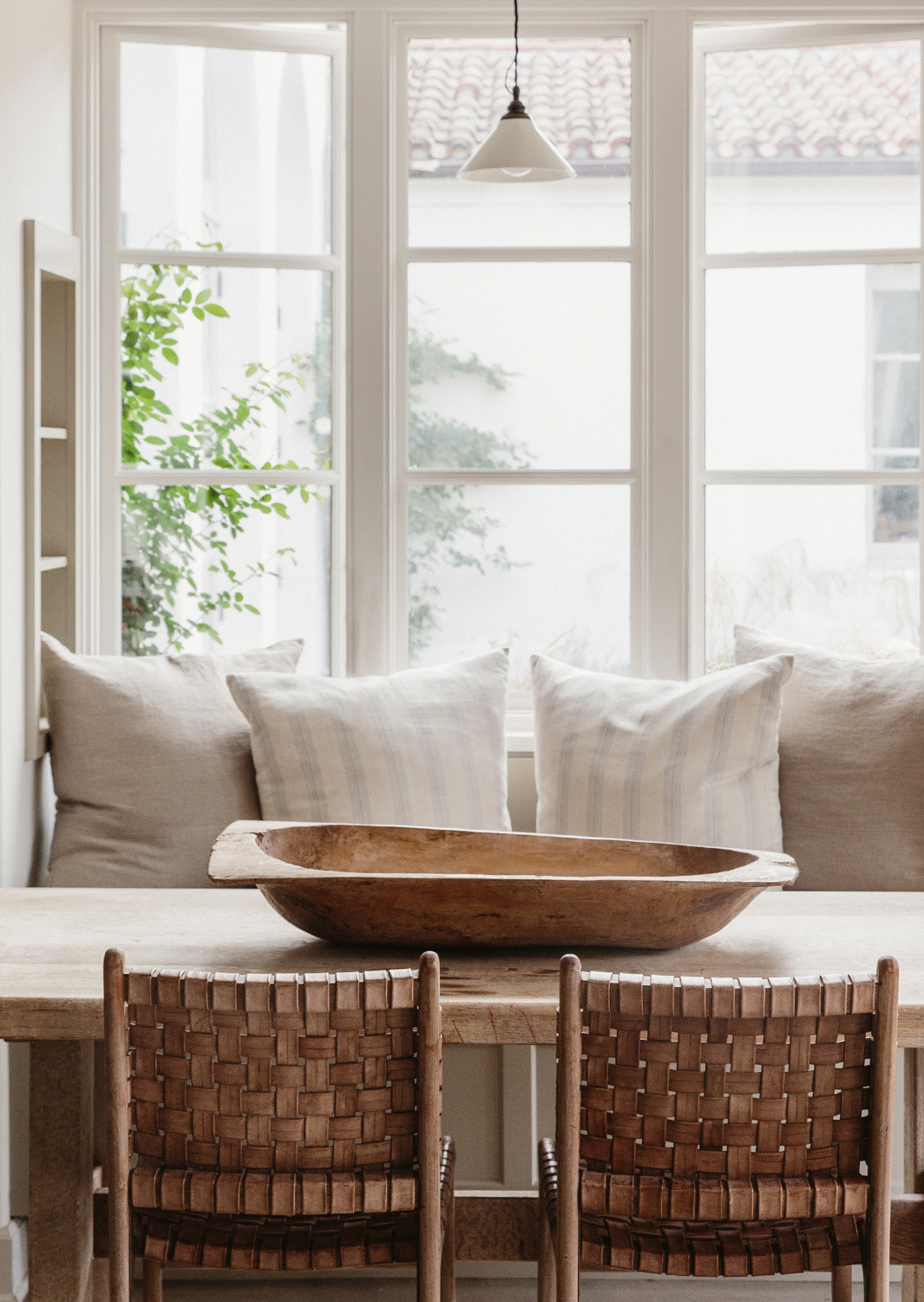 Jenni Kayne Home serene neutral breakfast nook.