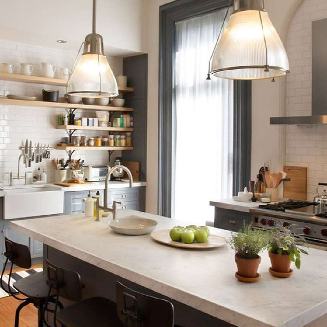 Nancy Meyers kitchen in a Brooklyn brownstone from THE INTERN (Warner Bros., 2015). #nancymeyerskitchen