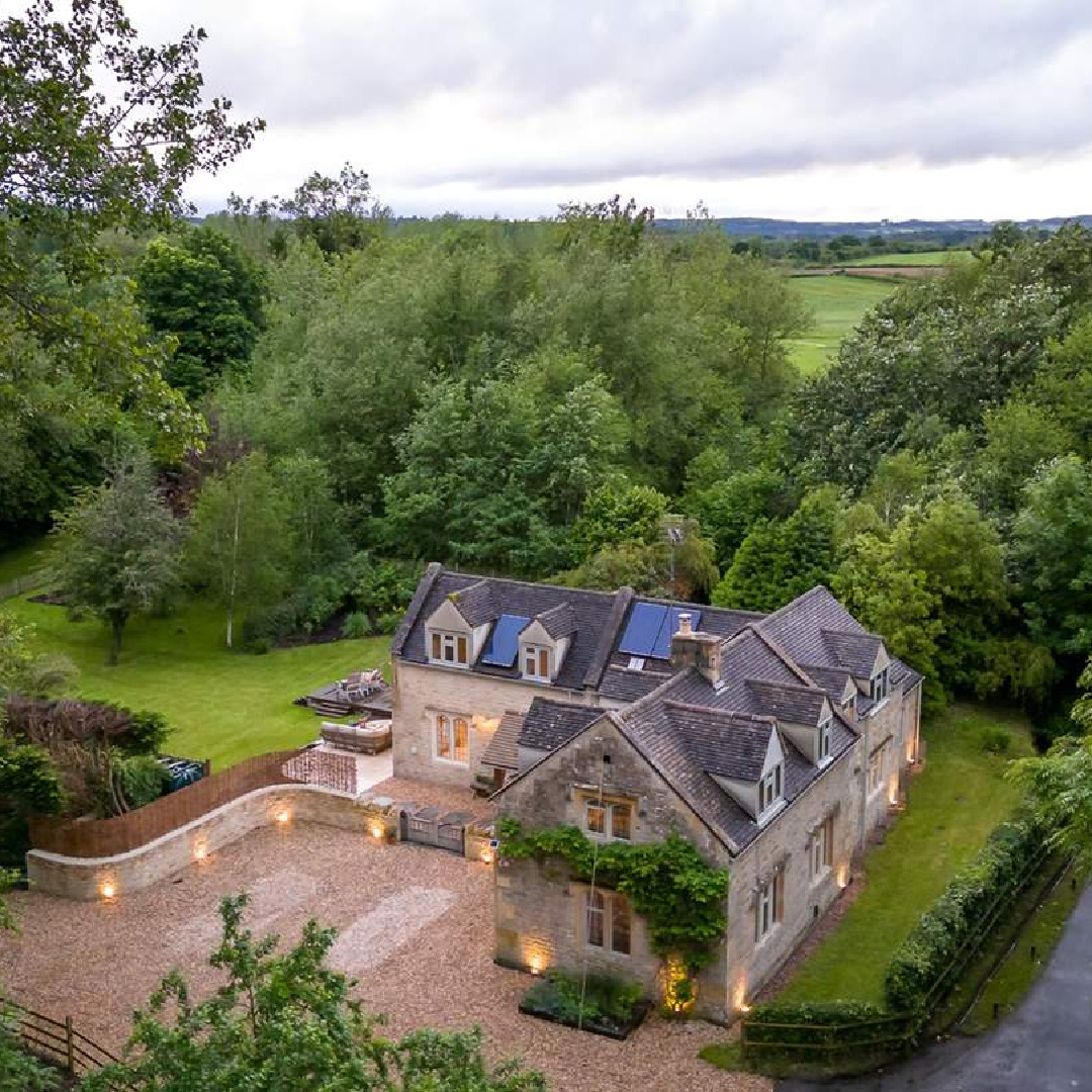 Exterior of Amoretta - luxury Cotswolds cottage in Stow-on-the-Wold with rustic elegant interiors and stone - offered by Boutique Retreats in the UK. #cotswoldscottage