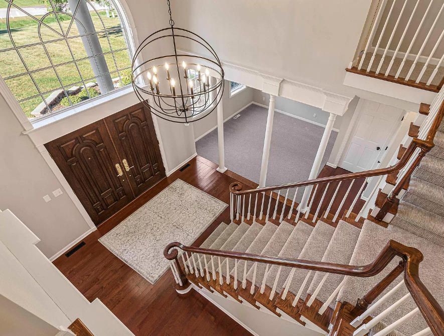 Hello Lovely's Georgian foyer and staircase BEFORE