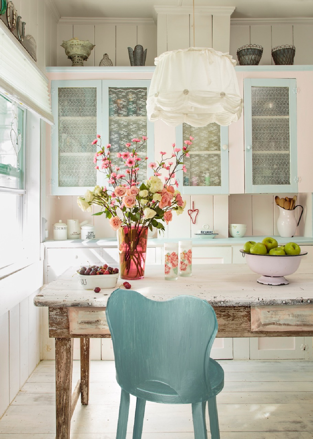 Charming and serene kitchen in Fifi O'Neill's Florida cottage with rustic romantic decor. #coastalcottage #countrycottage #romanticdecor