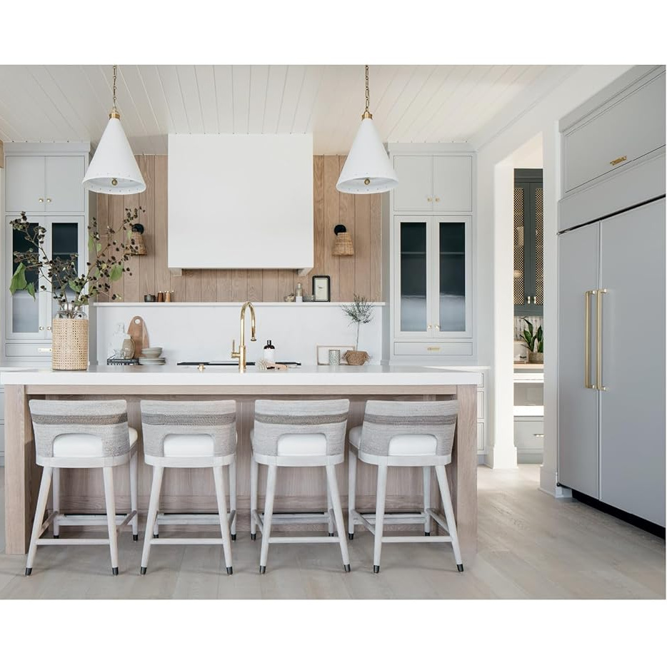 Kitchen with pendants over island. Lovely, light, modern traditional style from Kate Marker and THE LOVE OF HOME (Gibbs Smith, 2024). #katemarkerinteriors