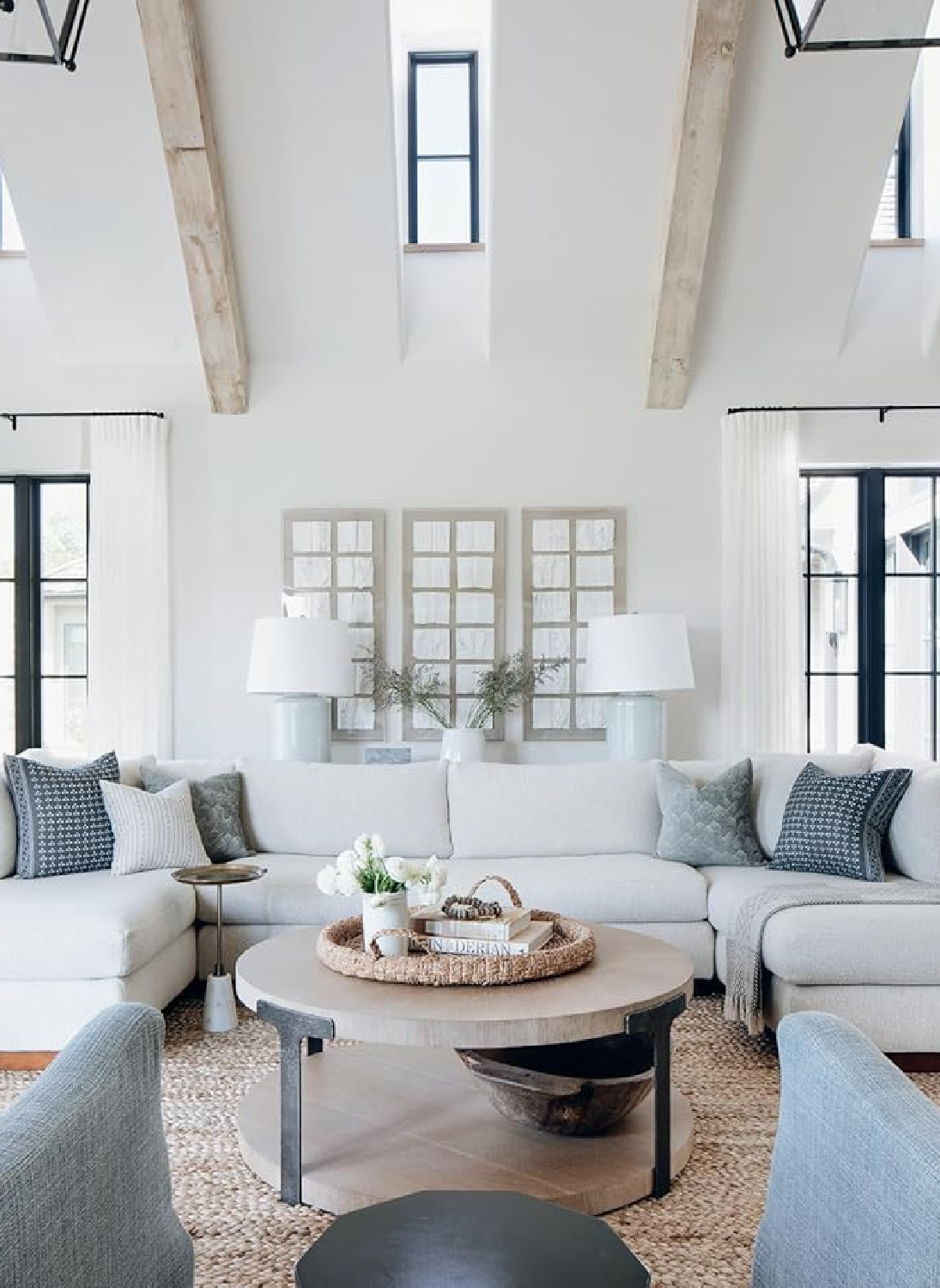 Lovely, light, modern traditional design from Kate Marker and THE LOVE OF HOME (Gibbs Smith, 2024). #katemarkerinteriors