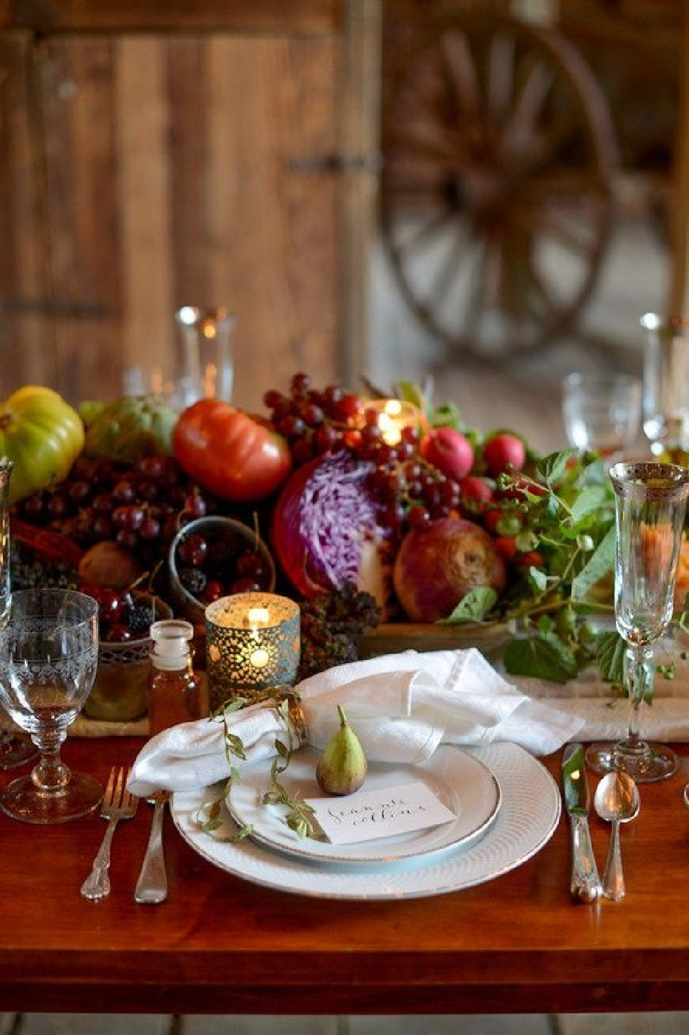 Beautiful fall table and centerpiece in deep jewel tones - Obeedesigns (Tumblr). #fallflorals #falltablescape