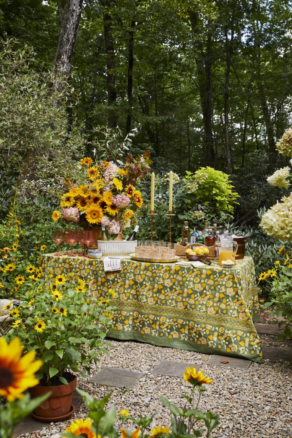 Festive fall decor from James Farmer and his book CELEBRATING HOME (Gibbs Smith, 2022). #fallflorals #jamesfarmer #southernfall